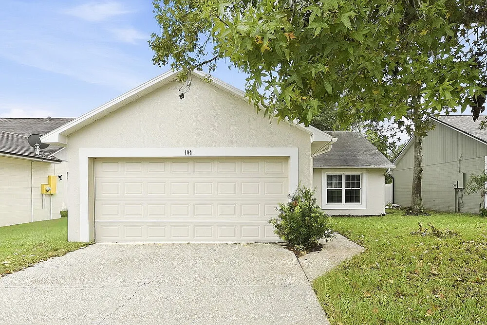 3 bed, 2.0 bath, 1243 sqft, $2,235 — Photo 1