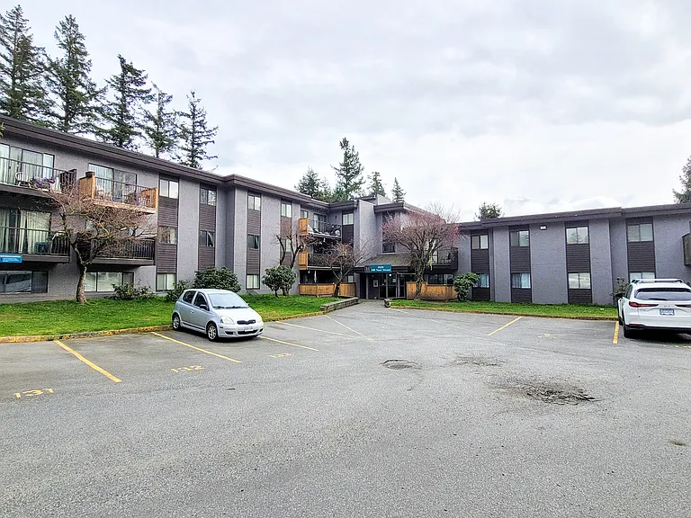 2525 Hill Tout St — Photo 13