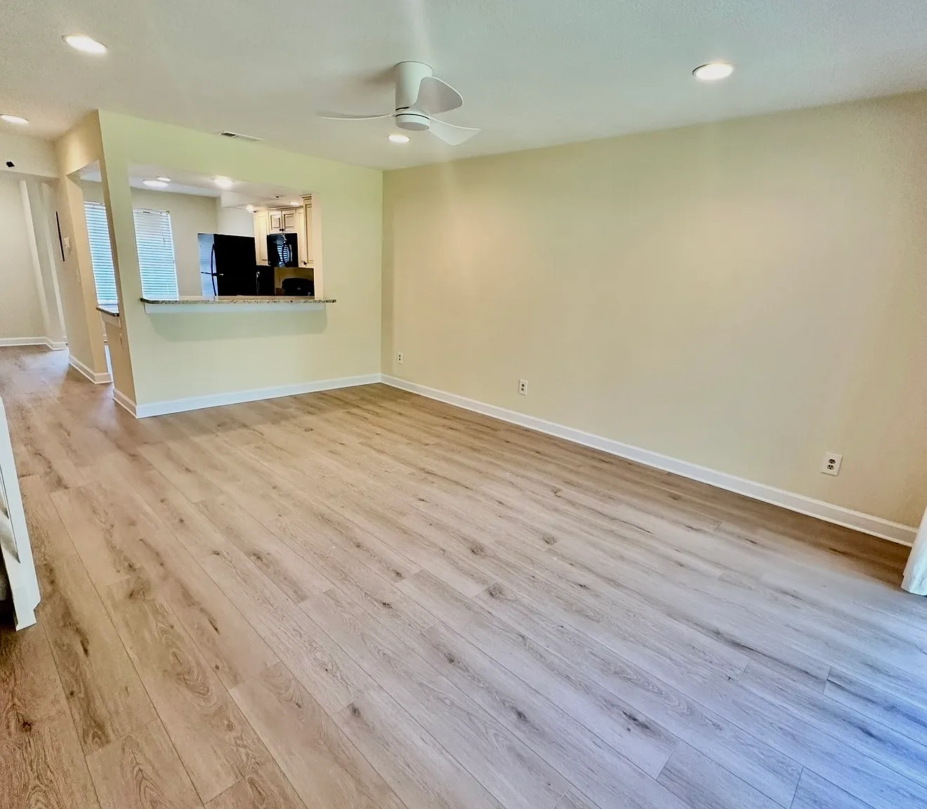 2 bed, 2.5 bath, 1120 sqft, $2,000 — Photo 4