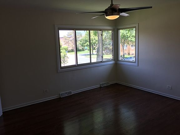 5th image of 8944 Skokie Blvd #C