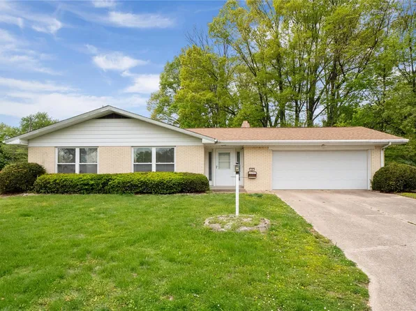 14 Pinecrest Cir, Belleville, IL 62223