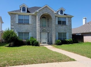 9302 Vista Cir, Irving, TX 75063