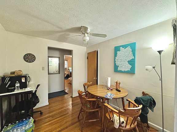 5th image of 534 Lowell Ave APT 1