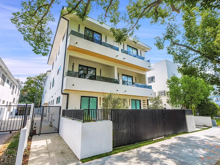 5022 Cahuenga Blvd — Photo 39