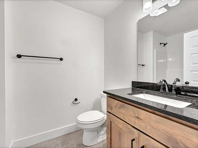 2031 Bluebonnet Ln — Photo 10