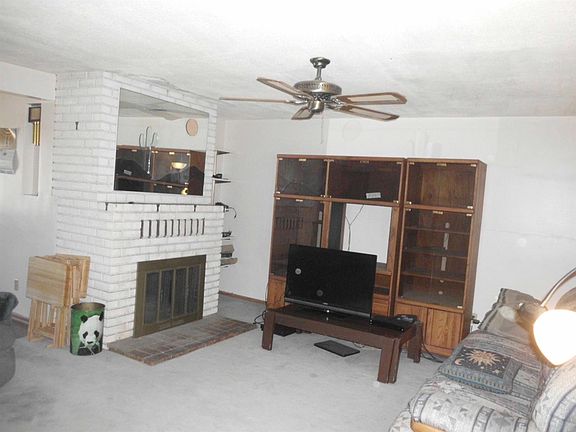 3rd image of 14670 Willow St