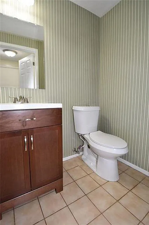 3 bed, 1.5 bath, 1340 sqft, $1,700 — Photo 3