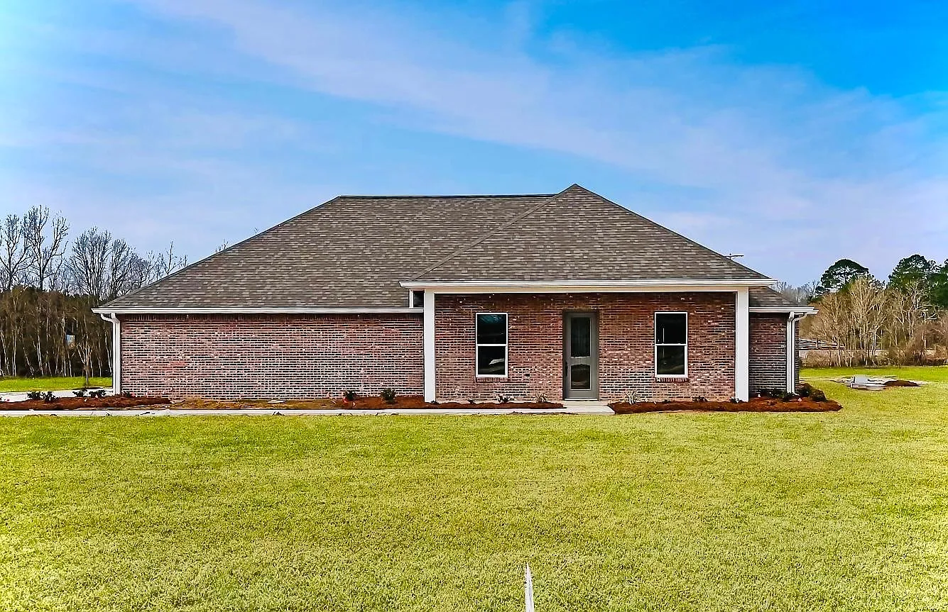 130 Liberty Dr — Photo 1