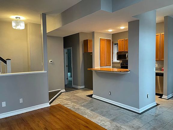 2nd image of 4345 Forest Park Ave #2R