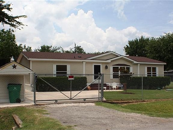 3rd image of 326 Broadmore Dr
