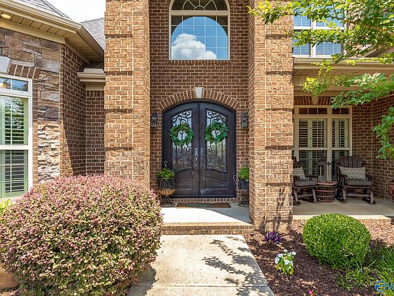 5th image of 220 Legendwood Dr NW