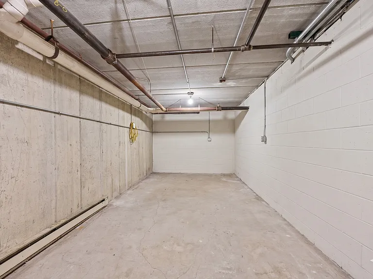 5513 Chateau Dr #4 — Photo 16