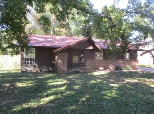 1104 N 4th St, Paris, AR 72855