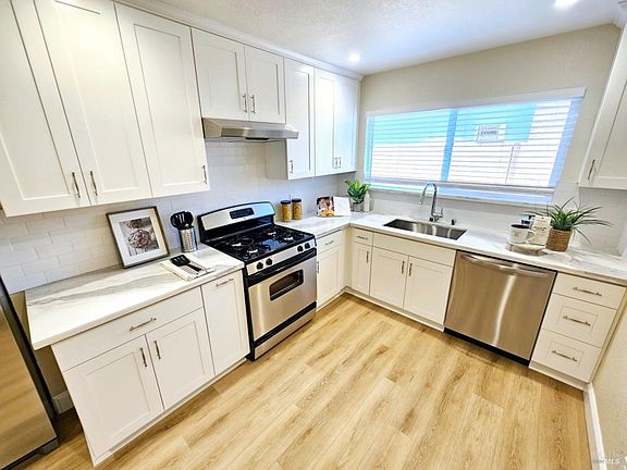 3rd image of 1677 Carol Drive