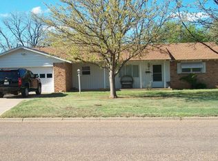 2702 W 16th St, Plainview, TX 79072