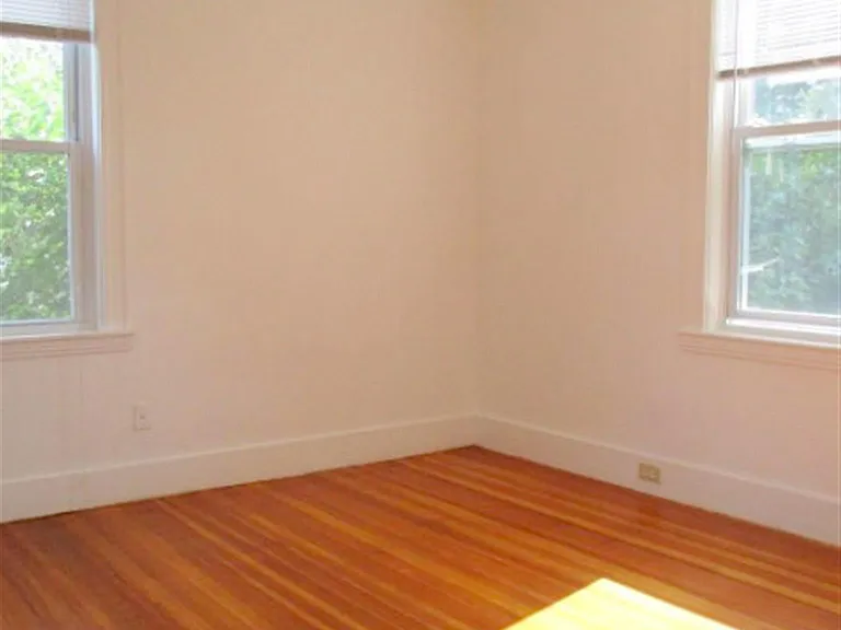 16 Montgomery St #2 — Photo 6