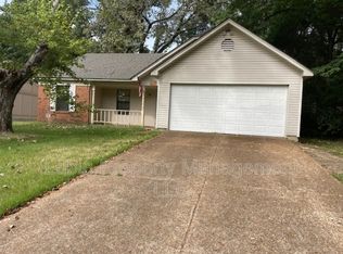 5957 Beauvoir Dr, Millington, TN 38053