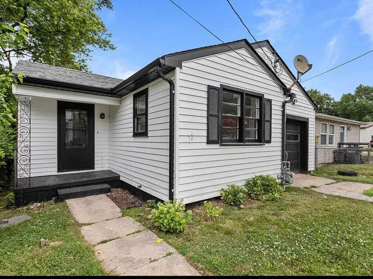 404 E Vaile Ave — Photo 3