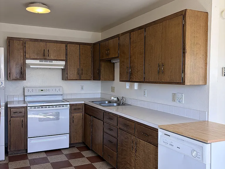 127 N Fillmore St — Photo 5