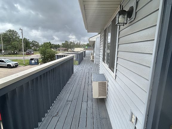 3rd image of 902 E 11th Ave APT 2