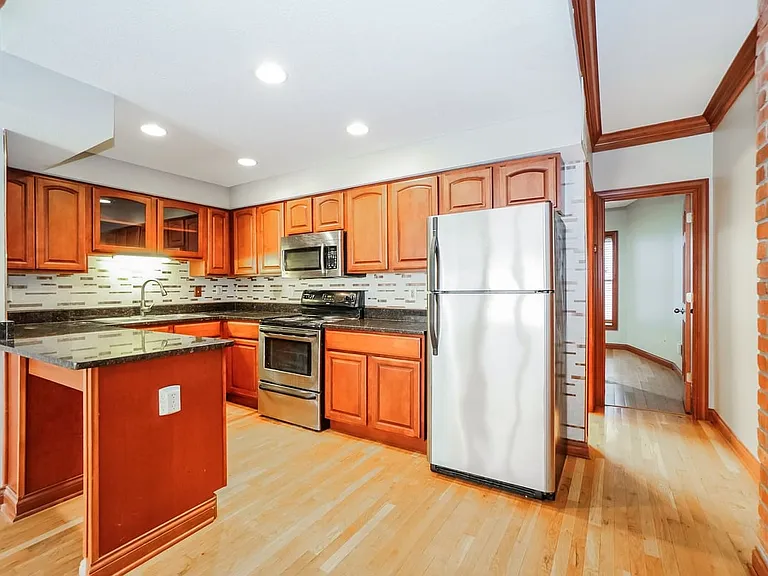4 Clark Pl — Photo 9