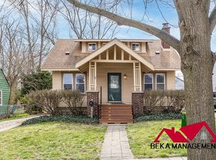 6 Kensington Blvd, Pleasant Ridge, MI 48069