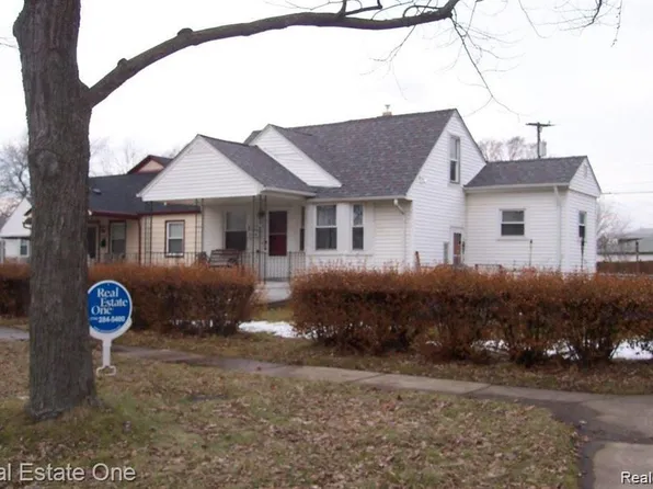 2104 Baumey St, Wyandotte, MI 48192