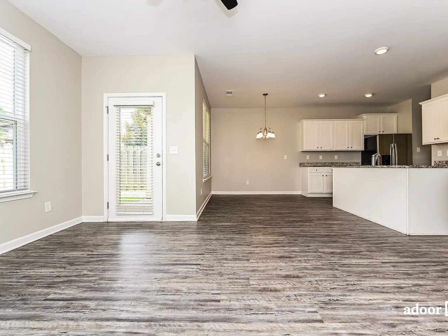 4 bed, 2.5 bath, 1705 sqft, $2,045 — Photo 4