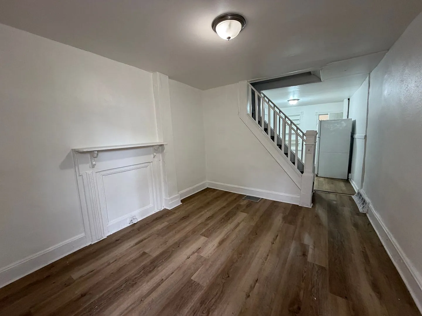 33 Hills Pl — Photo 2