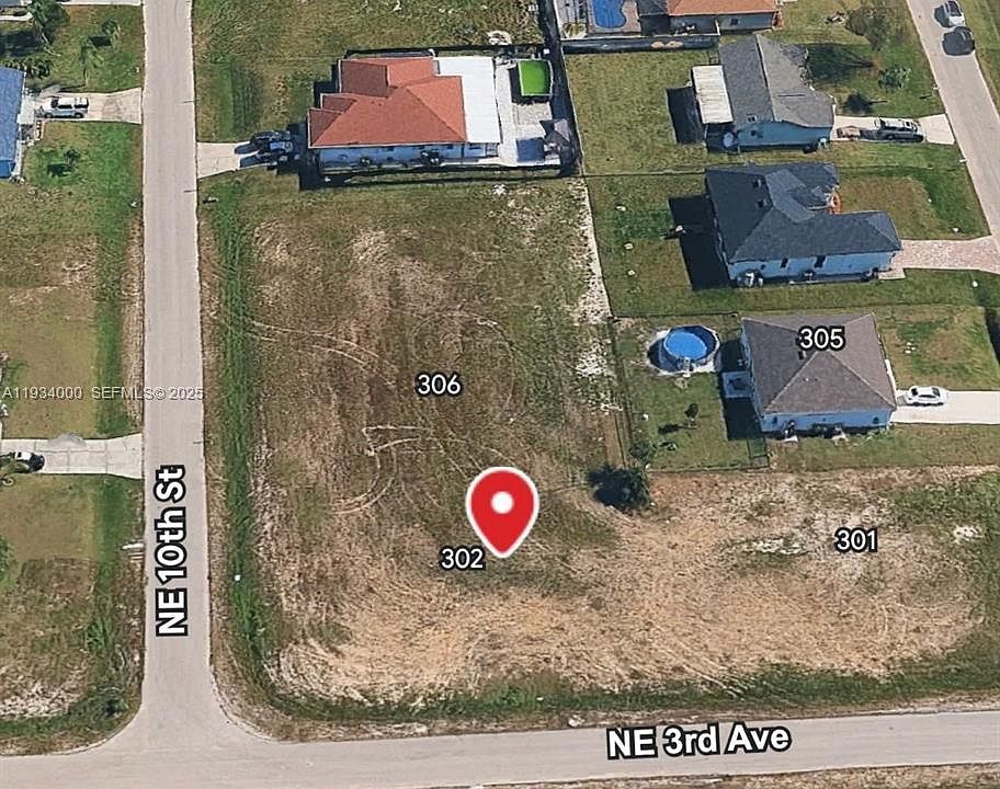 1st image of 302 NE 10th St