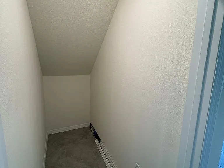 1558 Tali Ln — Photo 6