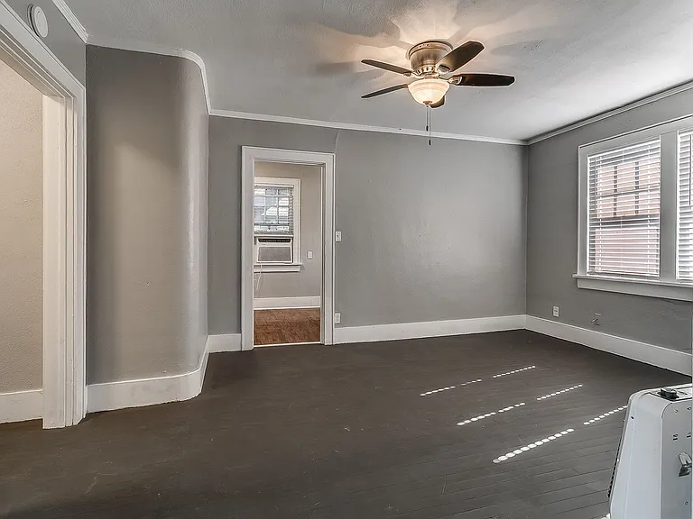 1300 NW 15th St — Photo 13