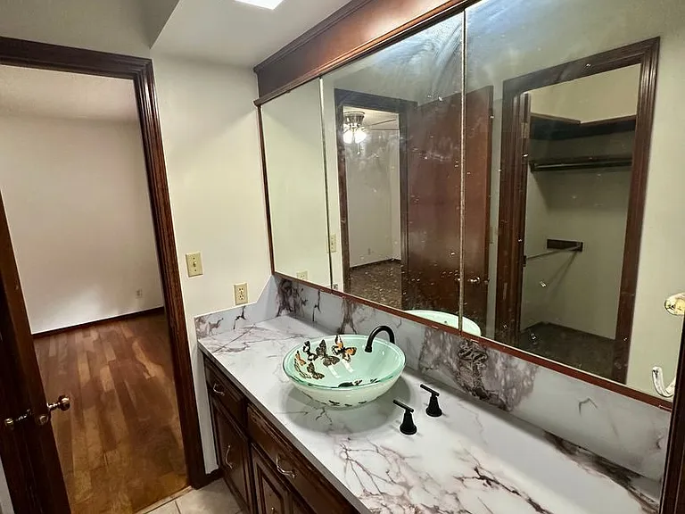 3608 Chatham Ct — Photo 48