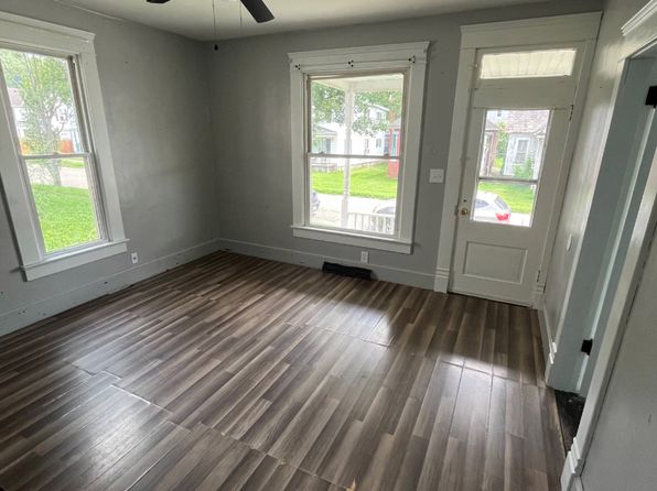17 Republic Ave