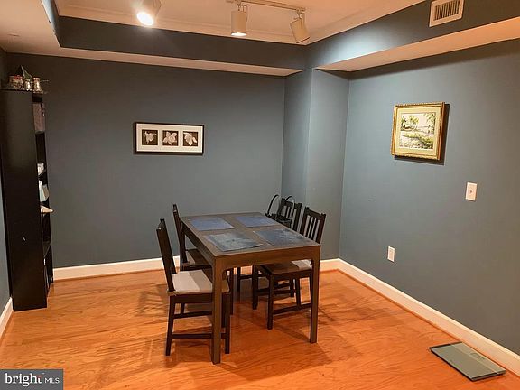 2nd image of 1201 N Garfield St APT 610