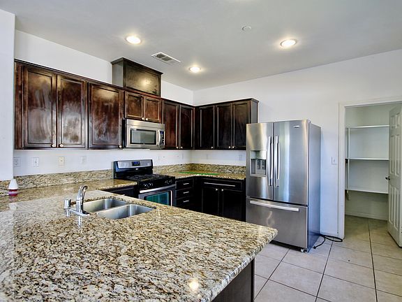 5th image of 32692 Driscoll Ct