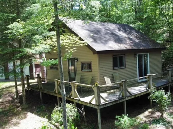2111 Baynes St, Oscoda, MI 48750