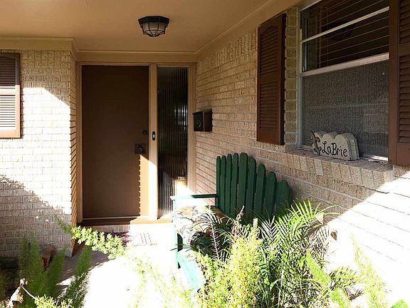 4th image of 3550 Crestwood Dr