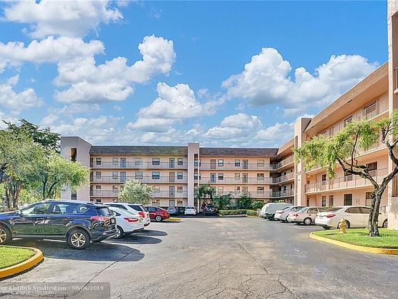 2nd image of 10120 Sunrise Lakes Blvd APT 305