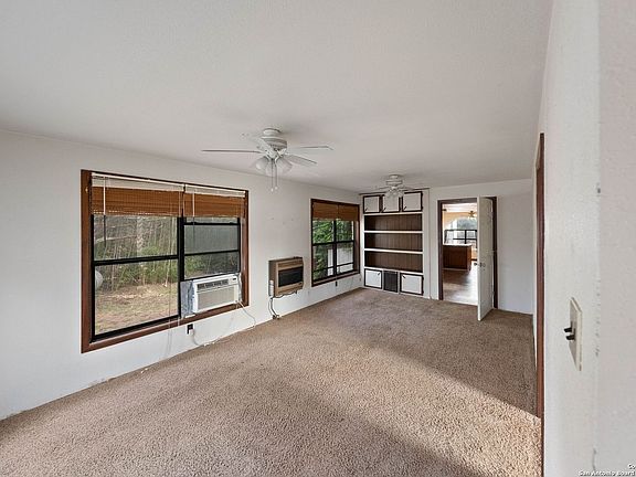 2nd image of 900 MOUNTAIN DR