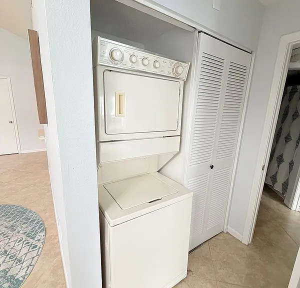 3914 Atrium Dr — Photo 8