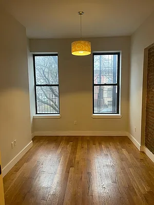 Rented by Aron Fried, LREB | media 5