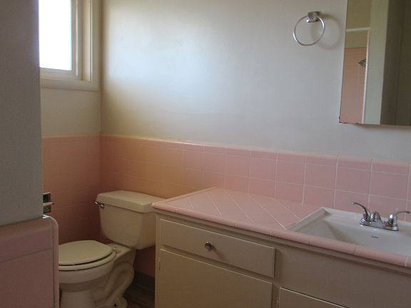 3rd image of 41 Woodland Ave APT 2