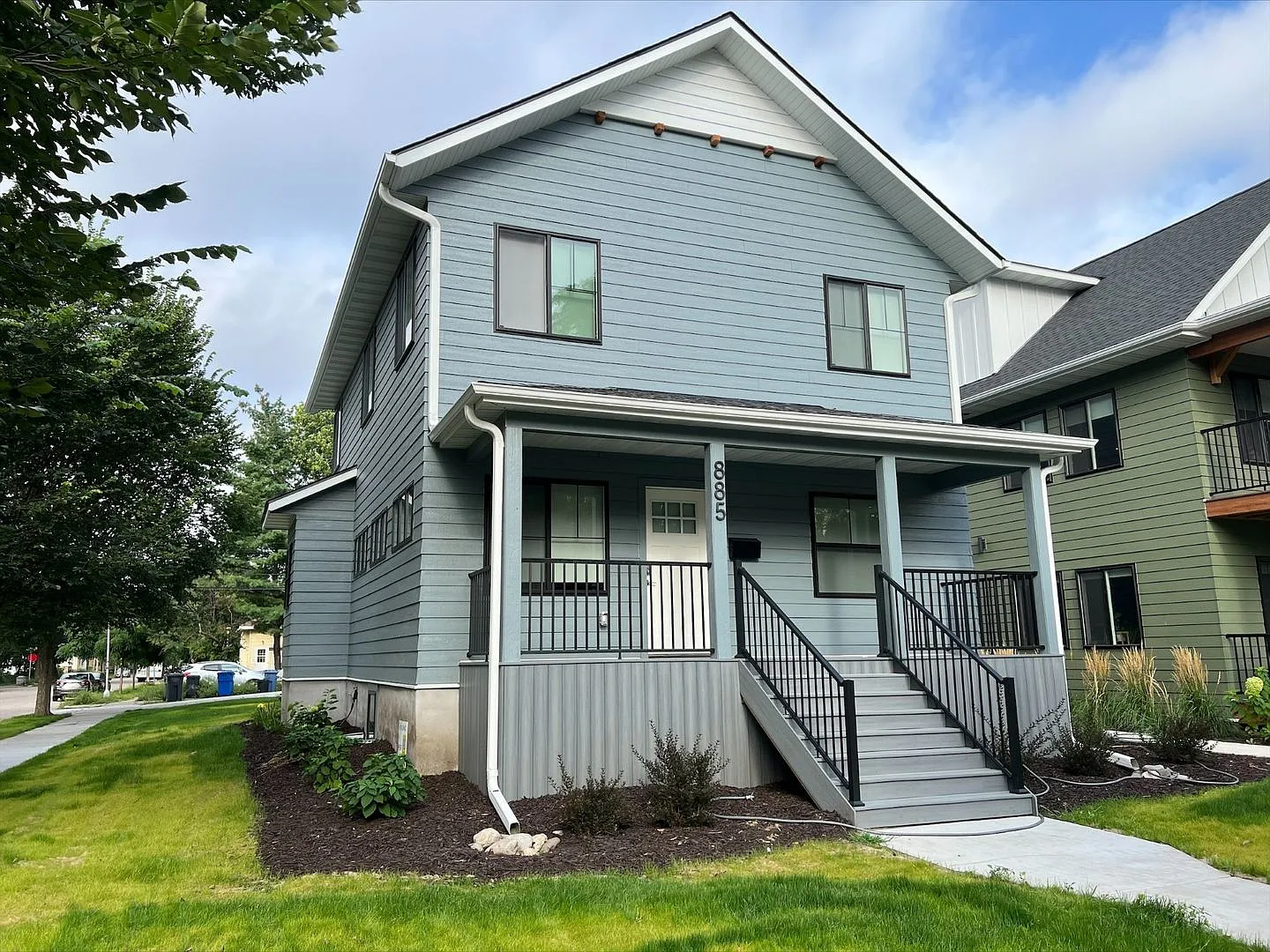 7 bed 3 bath house — Photo 1