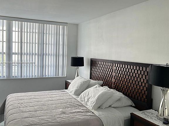4th image of 100 Lincoln Rd #437
