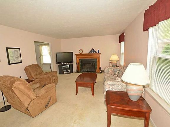 5th image of 2136 Fullerton Dr