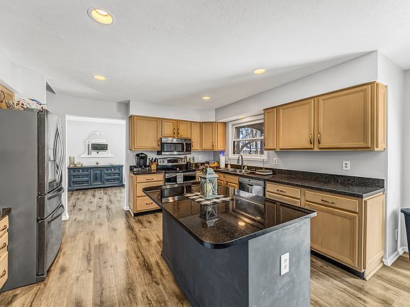 5th image of 12231 Geist Cove Dr