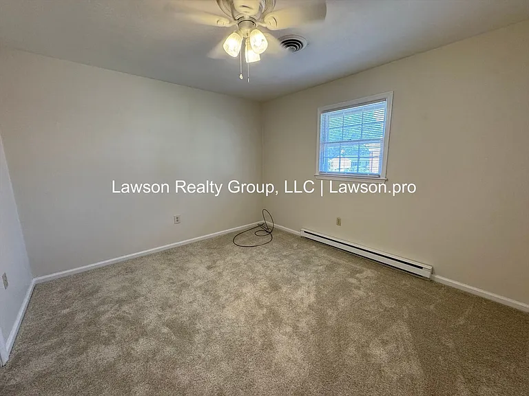 623-625 Moran Ave — Photo 13