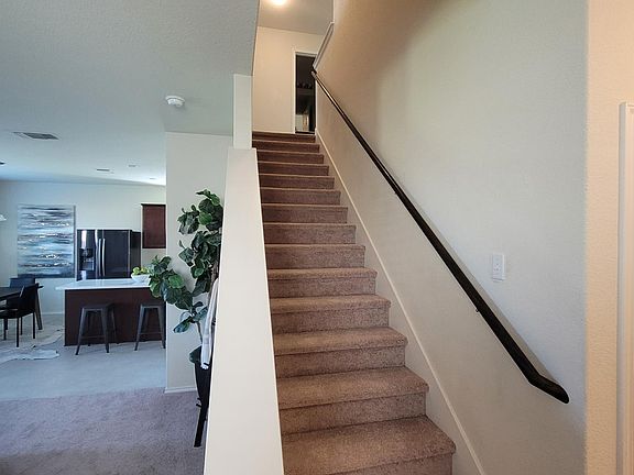 4th image of 320 La Dera Dr