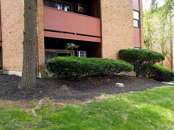 3rd image of 4905 Chalet Dr #104